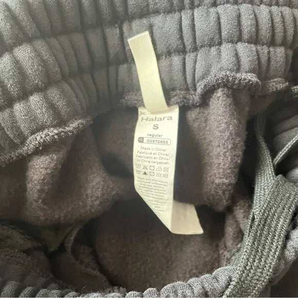 Halara Black Jogger Pants - Picture 2 of 3